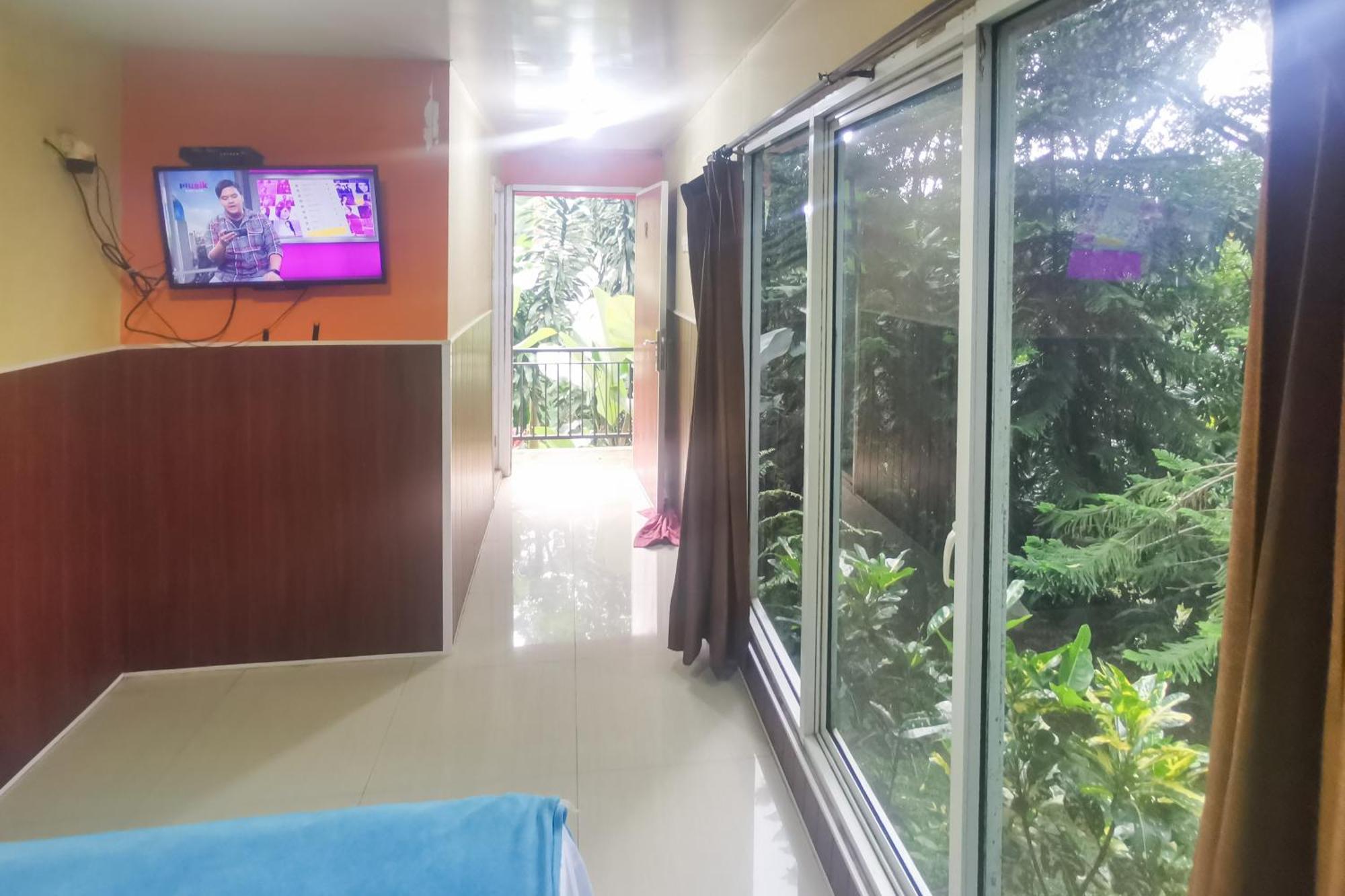 Hotel Container Inn Mitra Reddoorz Gadok Extérieur photo