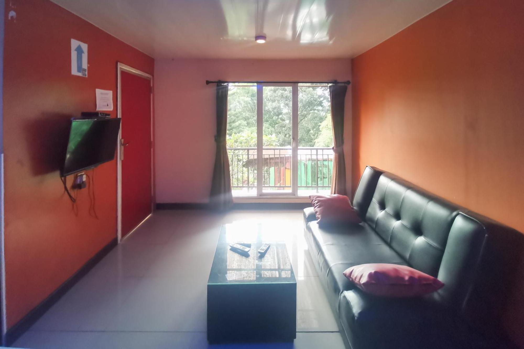 Hotel Container Inn Mitra Reddoorz Gadok Extérieur photo