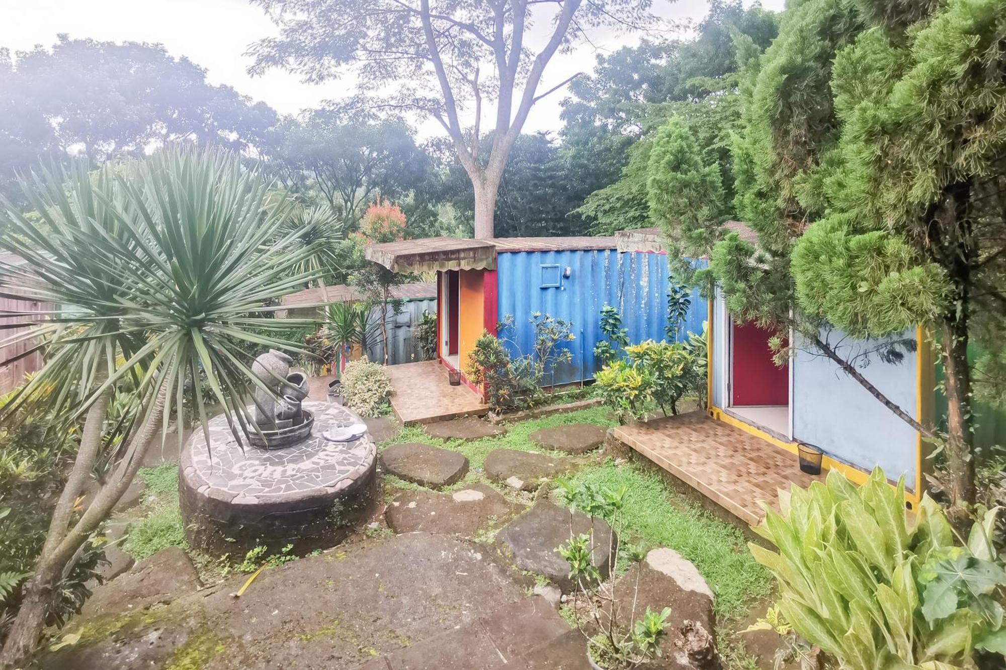 Hotel Container Inn Mitra Reddoorz Gadok Extérieur photo